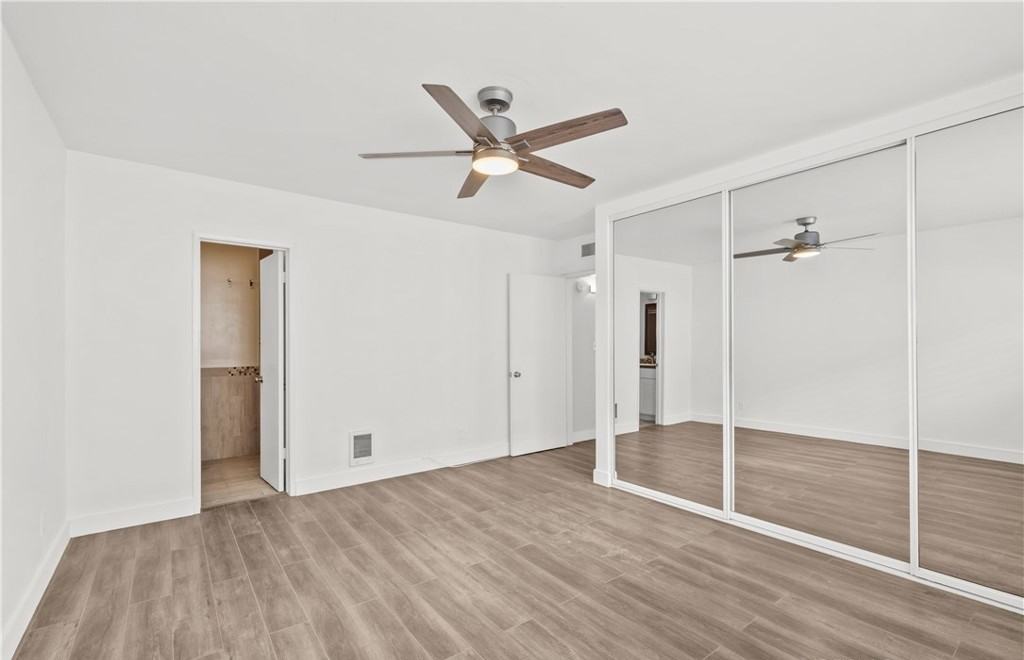 5328 Newcastle Ave - Photo 5 of 6