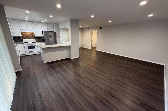 31505 Lindero Canyon Rd - Photo 4 of 5