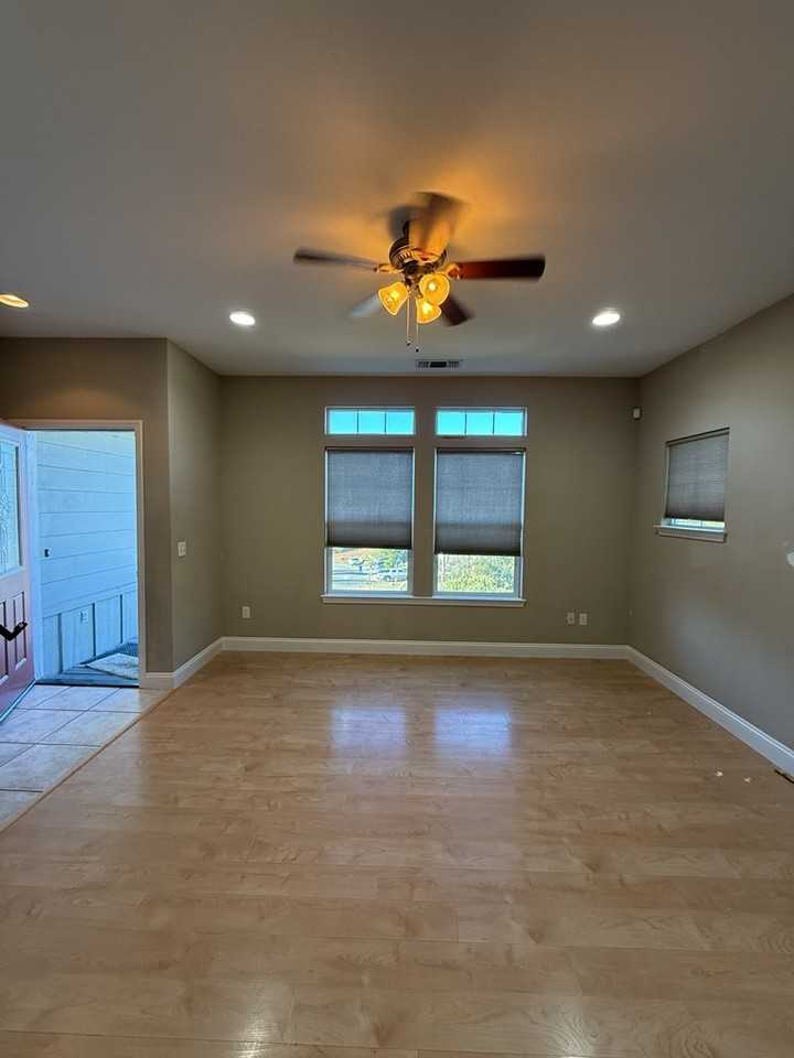 10401 Point Lakeview Rd #A - Photo 3 of 19