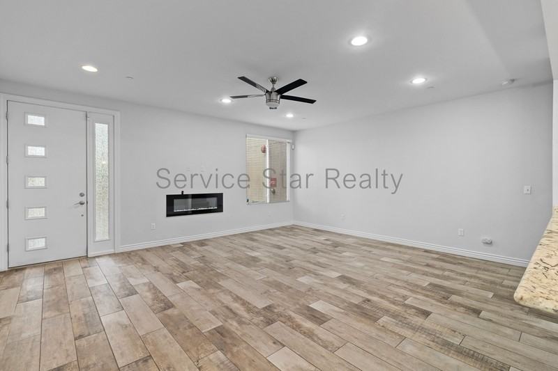 1742 E Cheery Lynn Rd #2 - Photo 5 of 24