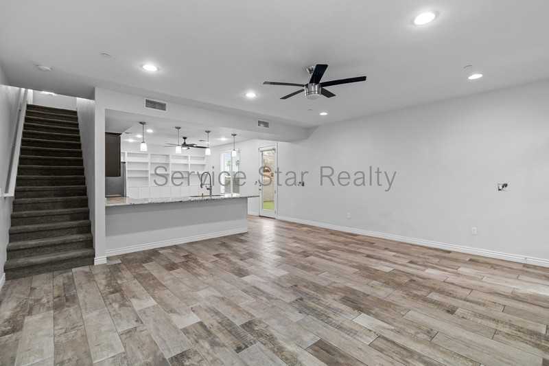 1742 E Cheery Lynn Rd #2 - Photo 7 of 24