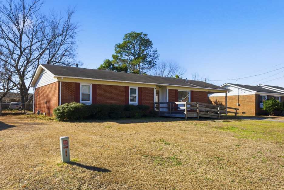 815 Bedrock Dr - Photo 3 of 49