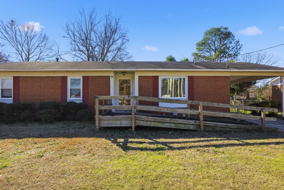 815 Bedrock Dr - Photo 4 of 49