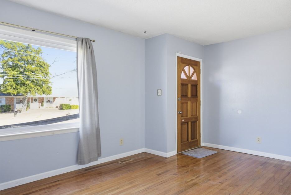 815 Bedrock Dr - Photo 6 of 49