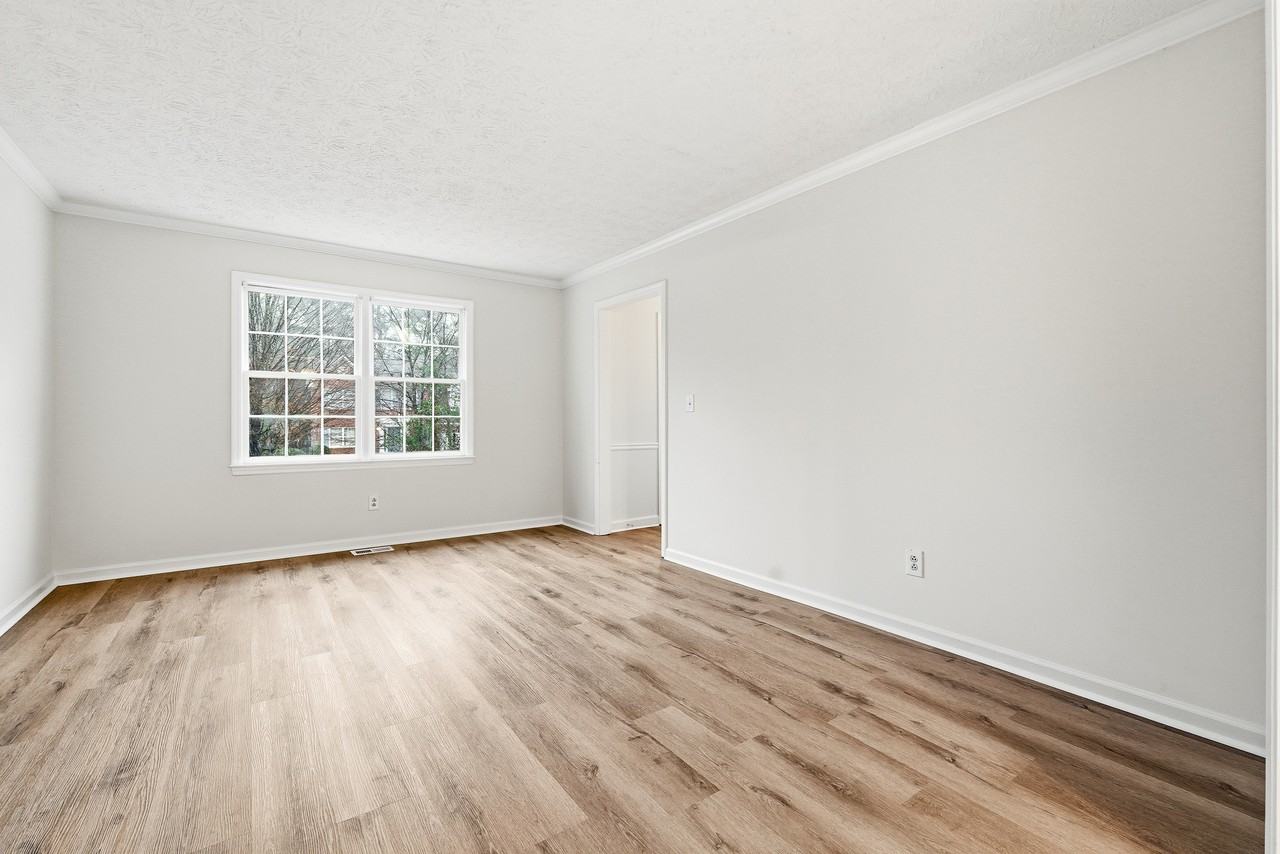 2950 Flintrock Way - Photo 5 of 25