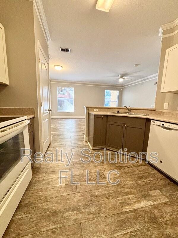 19914 Villa Creek Dr #104 - Photo 6 of 24