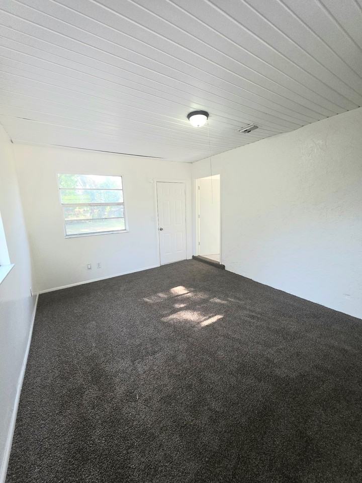 9304 Bahia Rd - Photo 6 of 13