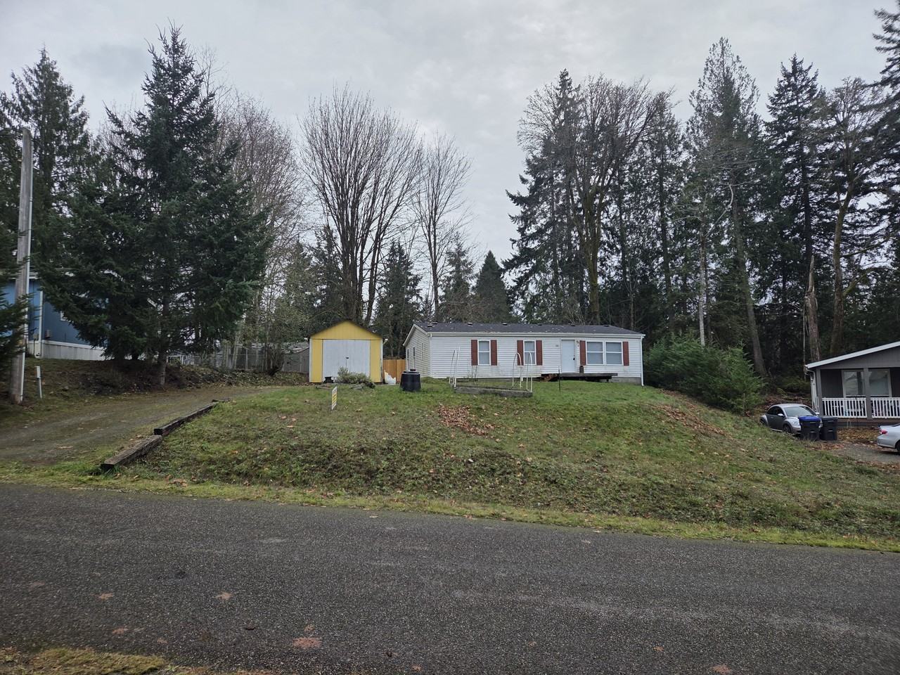 161 E Greenwood Ln - Photo 2 of 13