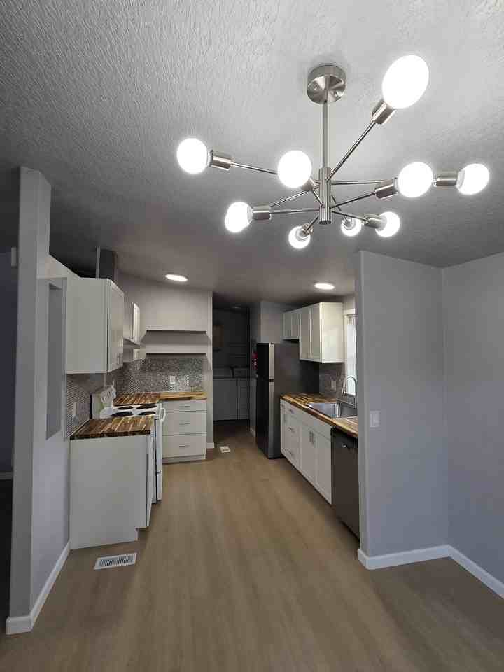 161 E Greenwood Ln - Photo 4 of 13