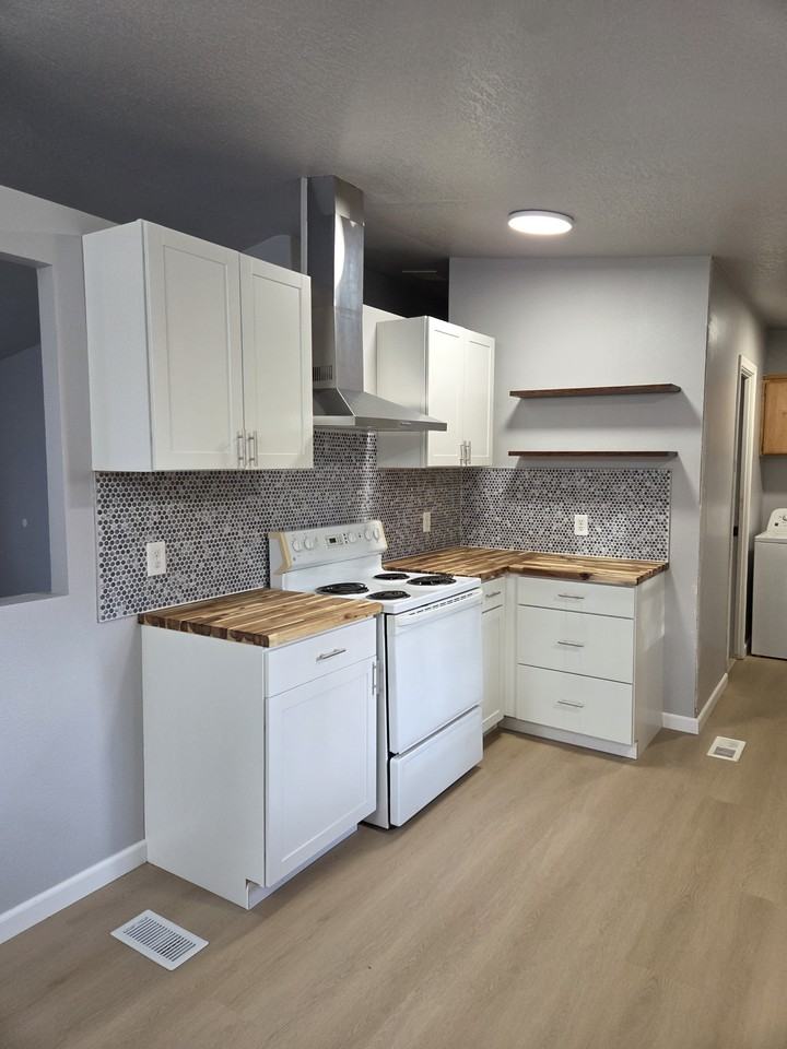 161 E Greenwood Ln - Photo 5 of 13