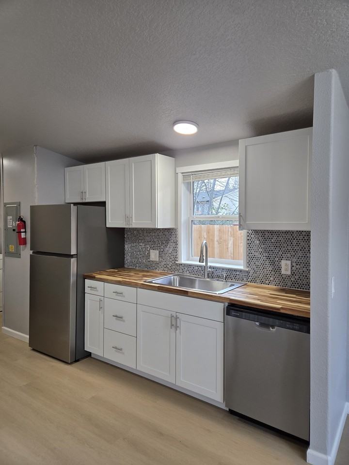 161 E Greenwood Ln - Photo 6 of 13