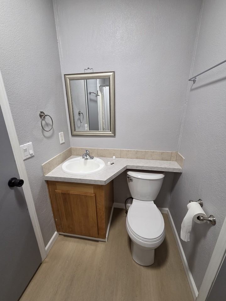 161 E Greenwood Ln - Photo 7 of 13