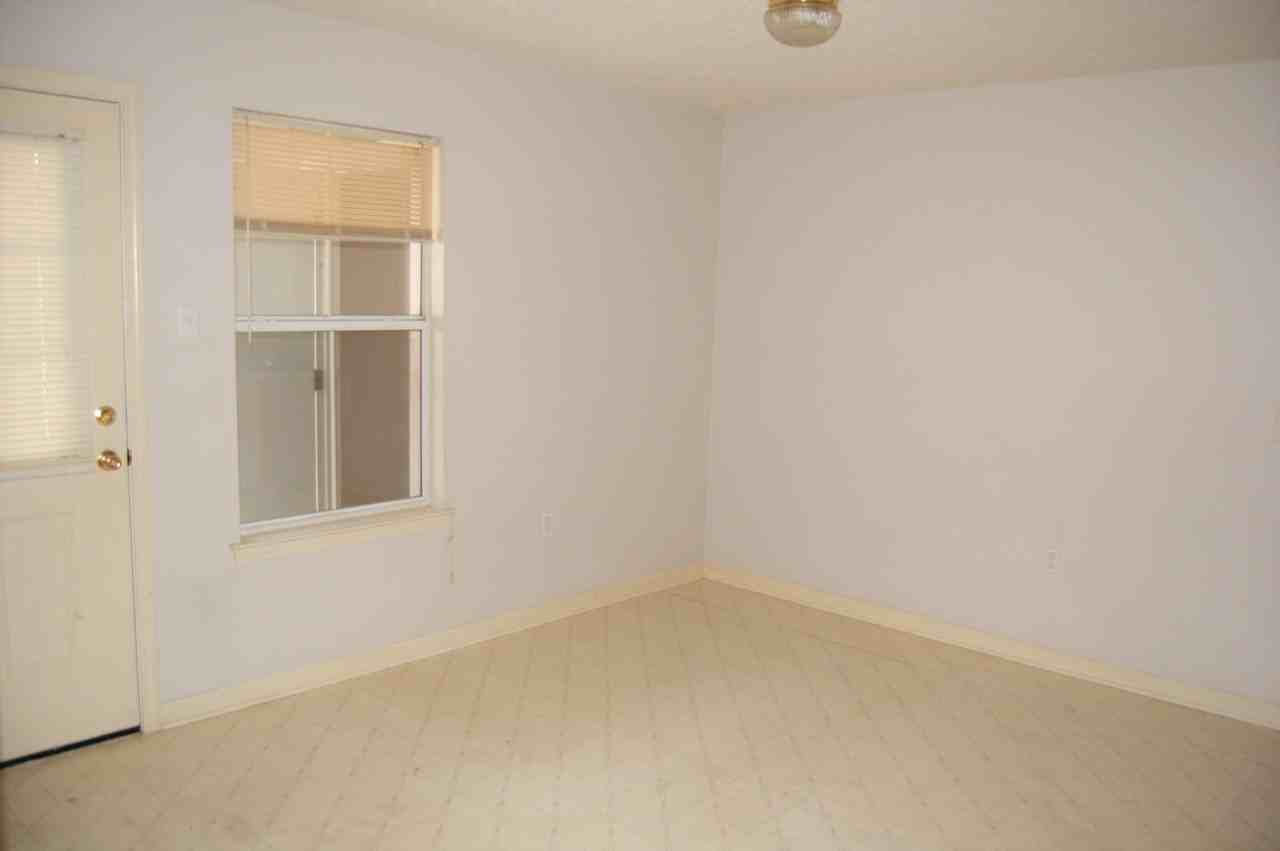 2639 Nanette Dr - Photo 3 of 10