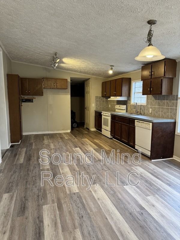 5816 Goolsby Ct - Photo 2 of 13