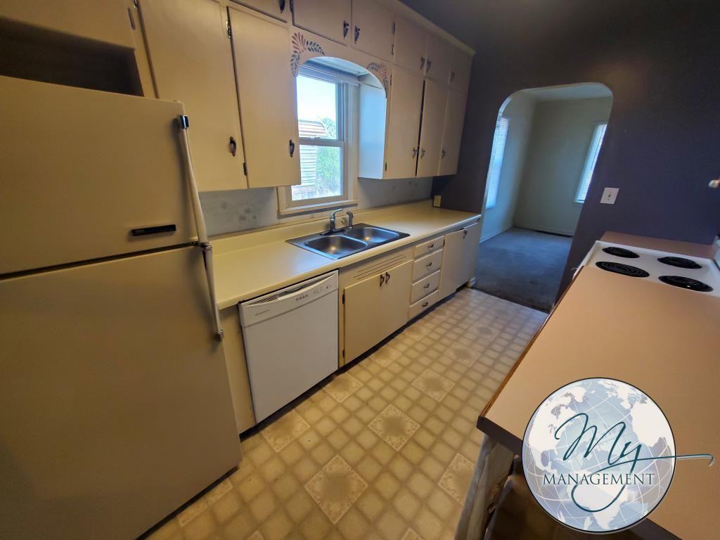 757 Eastland Dr - Photo 2 of 11