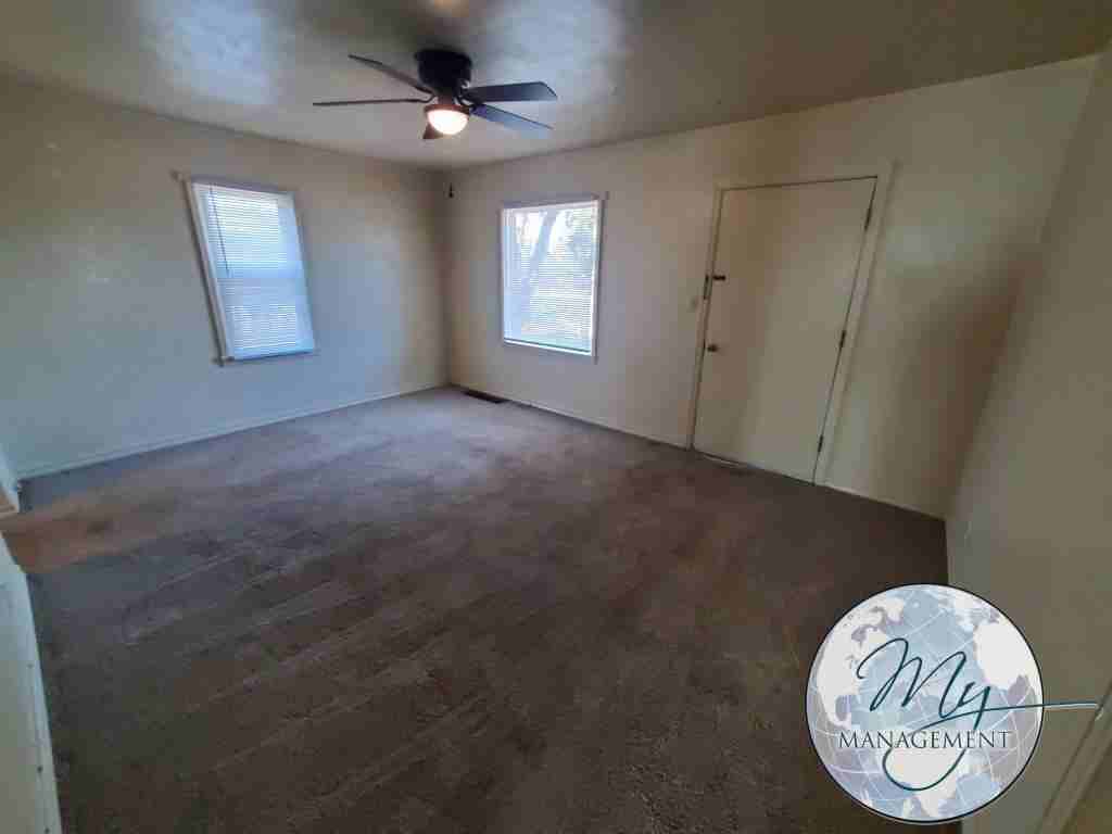 757 Eastland Dr - Photo 4 of 11