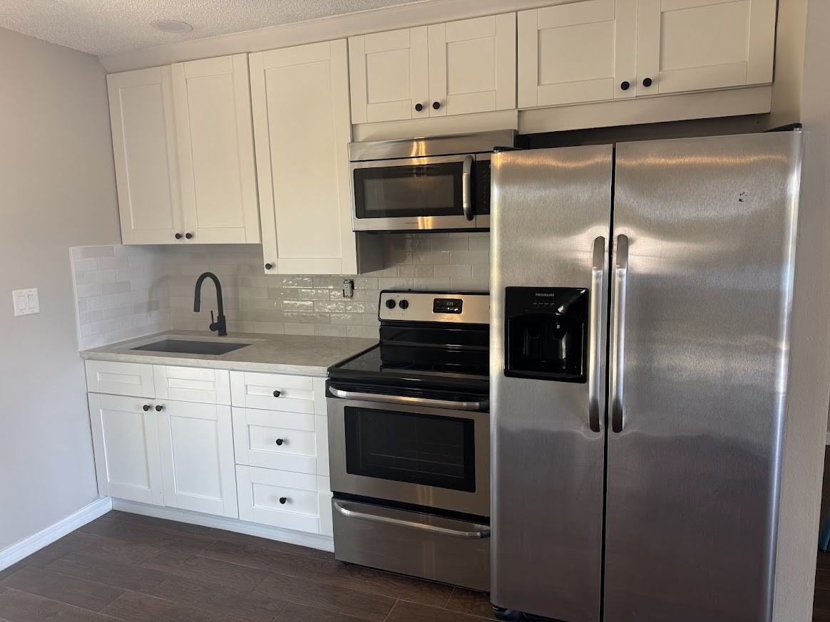 1405 Galveston Ave - Photo 4 of 14