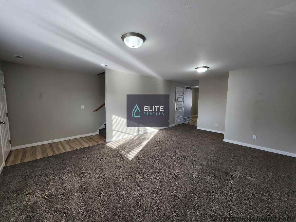 820 Trails End - Photo 5 of 18