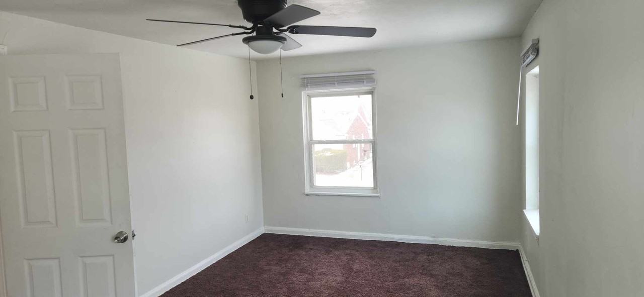 8958 Whitcomb St - Photo 7 of 15