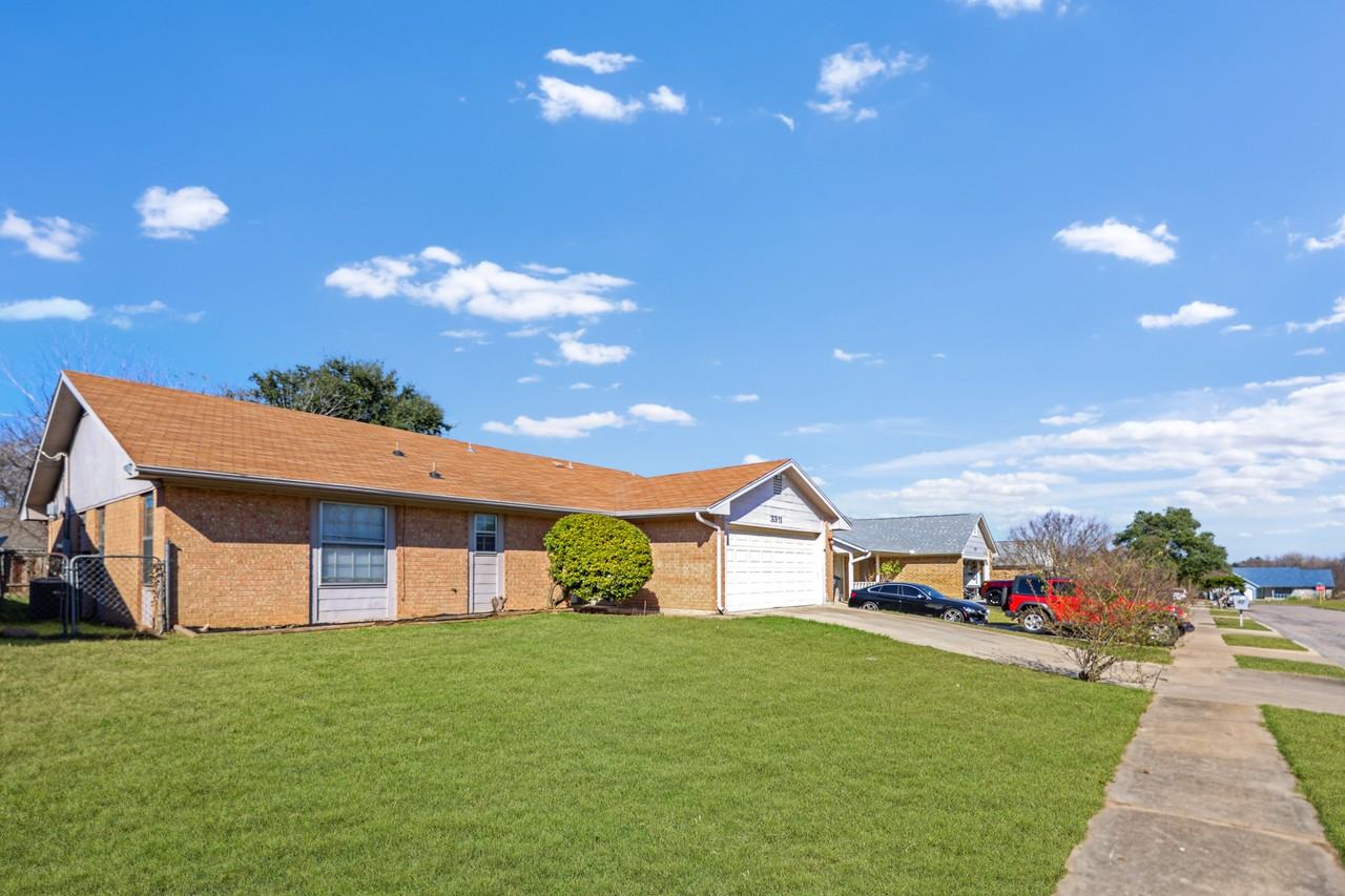 3311 Johnson Dr - Photo 2 of 19