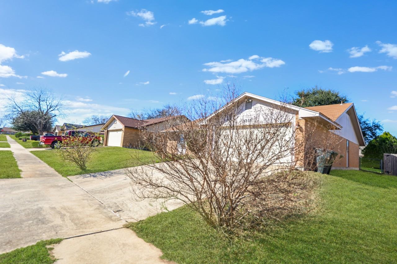 3311 Johnson Dr - Photo 3 of 19