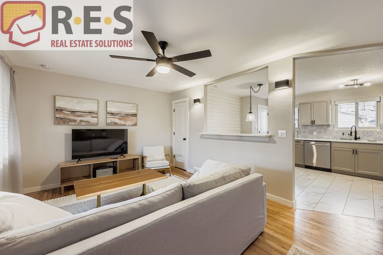 11867 Keough Dr - Photo 6 of 17