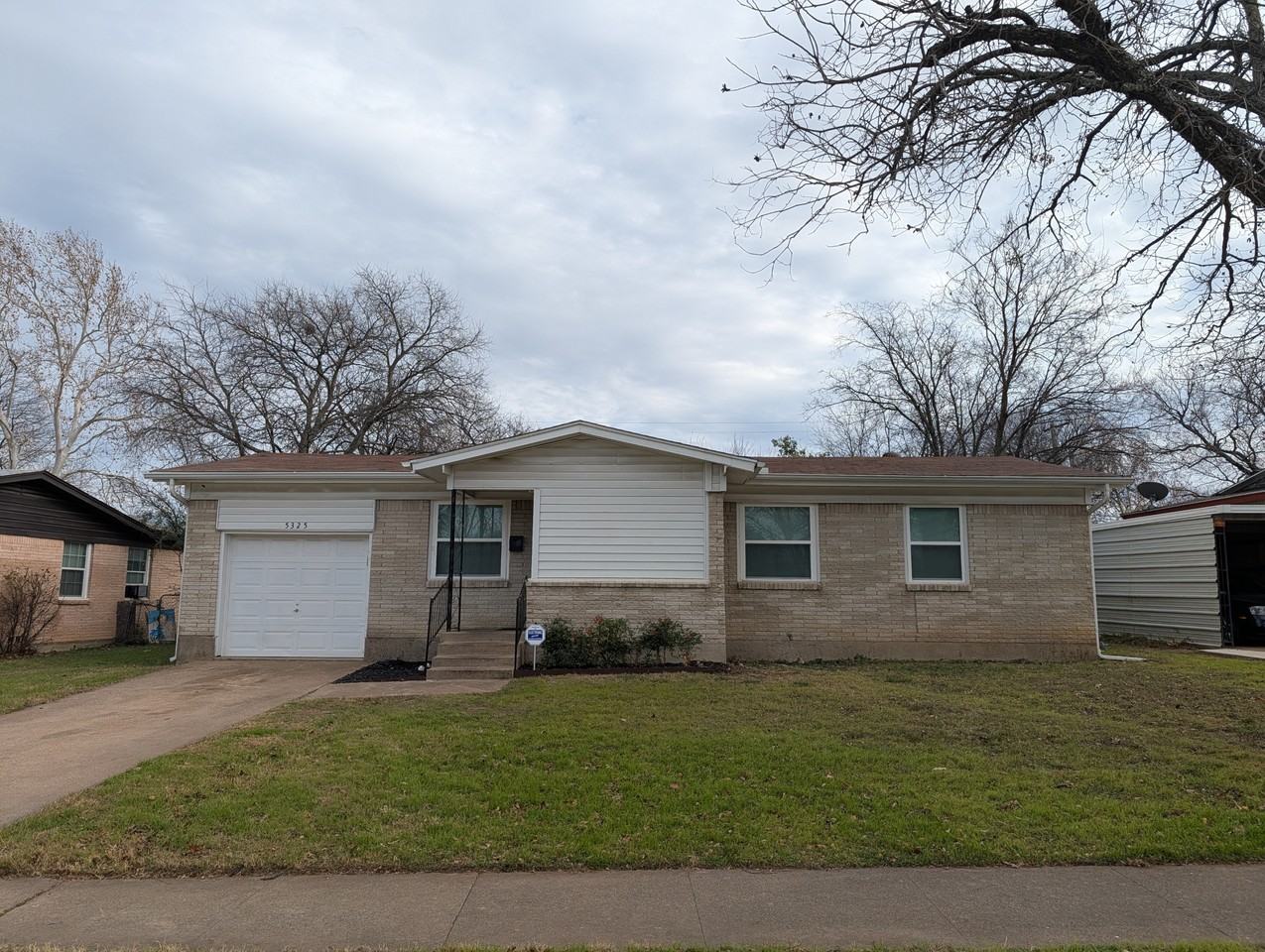 5325 Hensley Dr - Photo 2 of 19