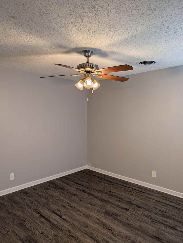 5325 Hensley Dr - Photo 3 of 19