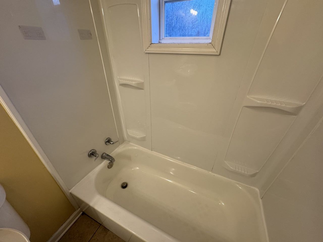 615 South St #B - Photo 5 of 13