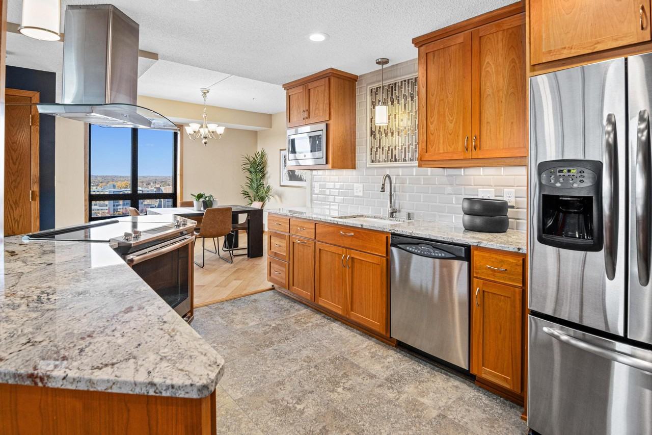 168 6th St E #2806 - Photo 5 of 24