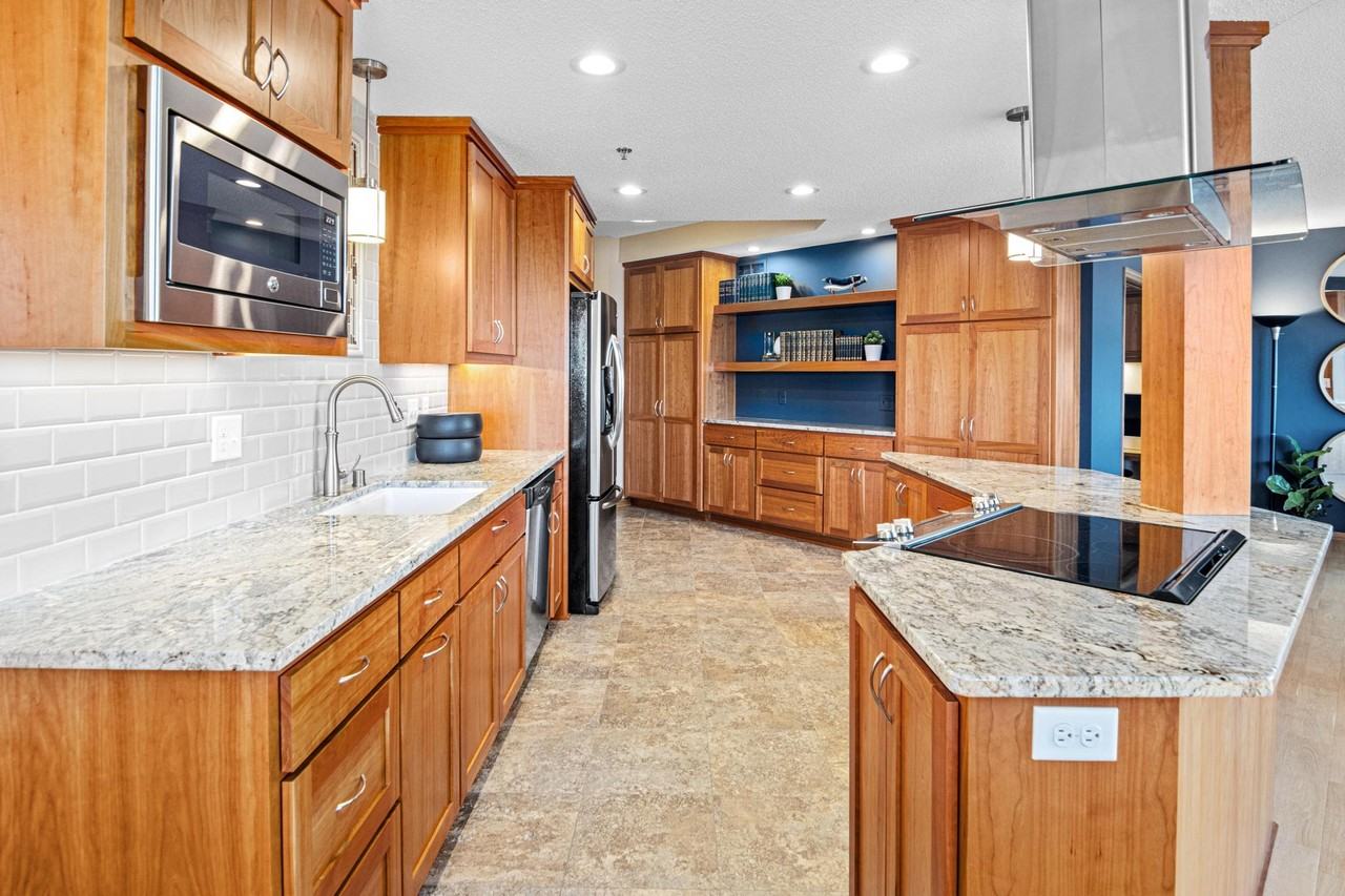 168 6th St E #2806 - Photo 7 of 24