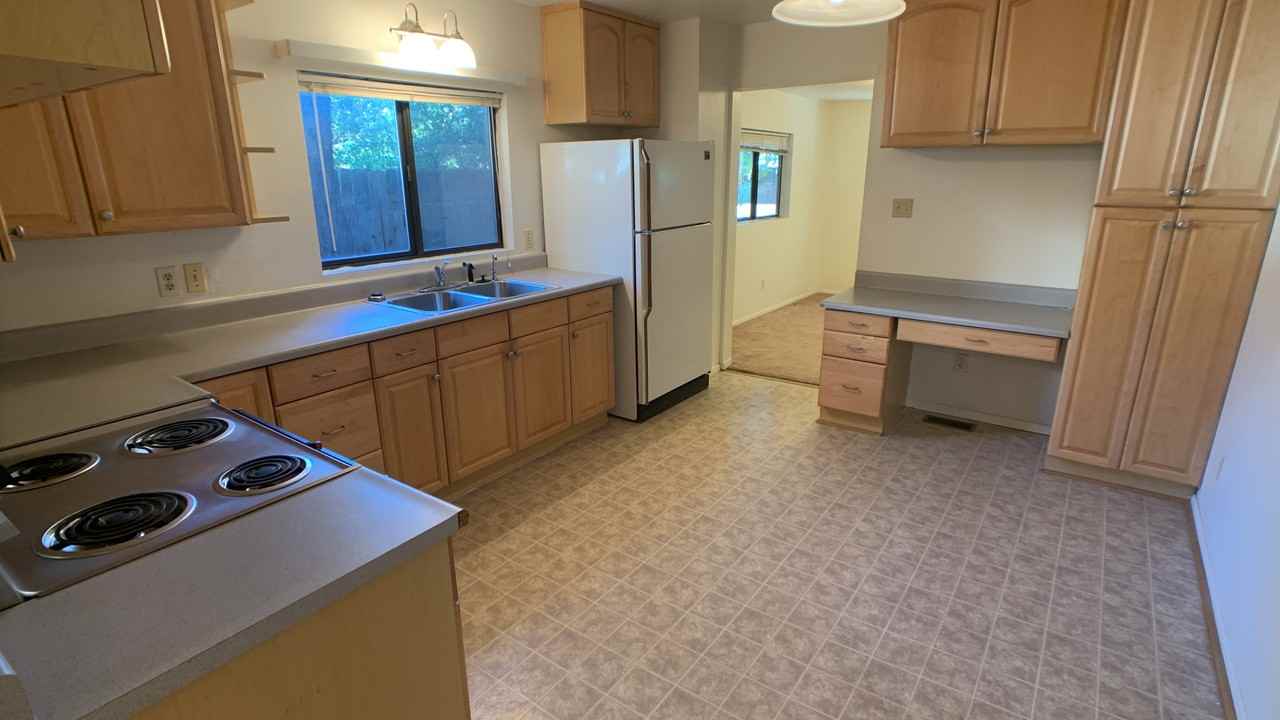 2917 W Platte Ave - Photo 4 of 9