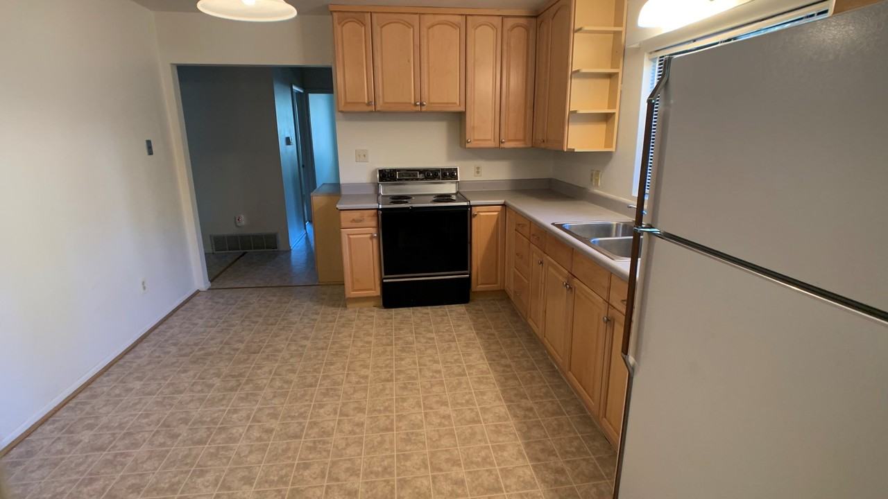 2917 W Platte Ave - Photo 5 of 9