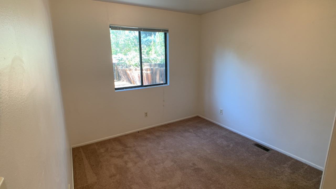 2917 W Platte Ave - Photo 7 of 9