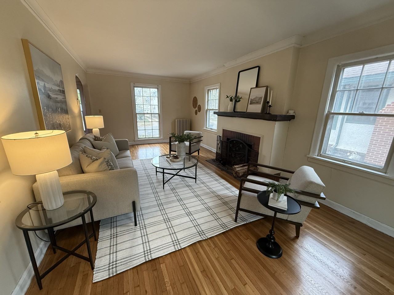 1090 16th Ave Se - Photo 2 of 13