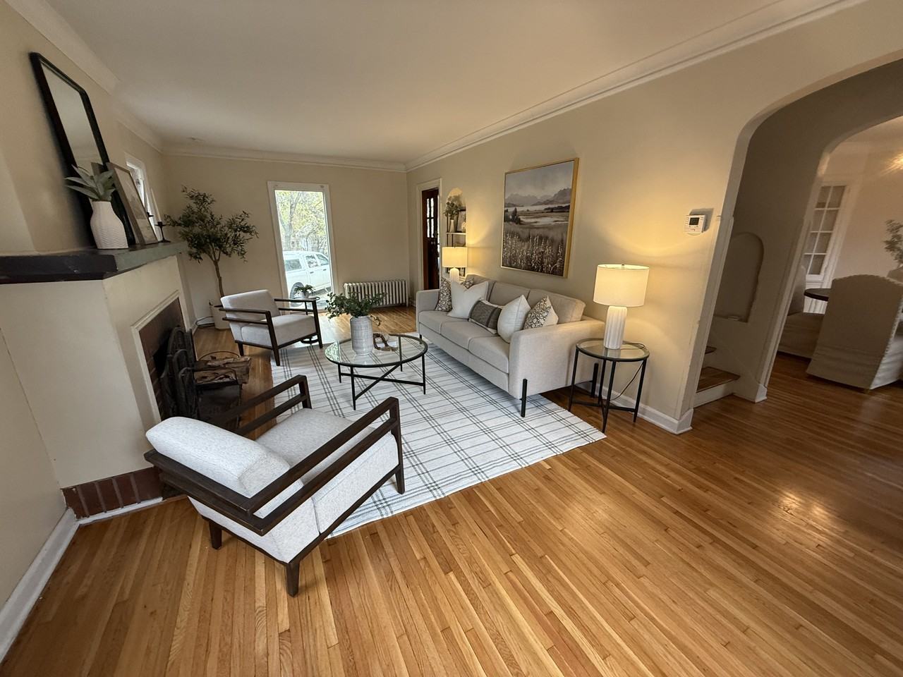 1090 16th Ave Se - Photo 3 of 13