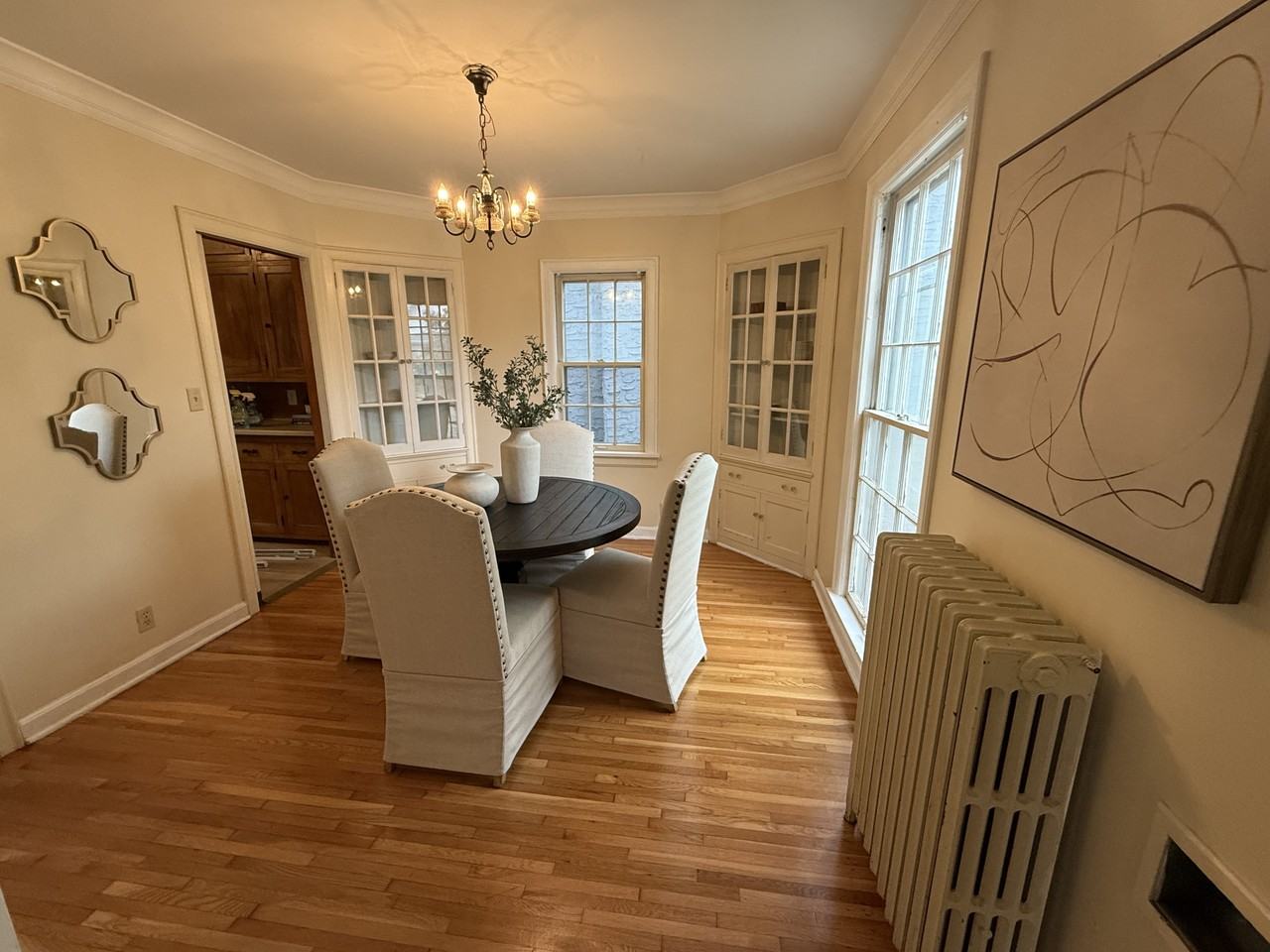 1090 16th Ave Se - Photo 4 of 13