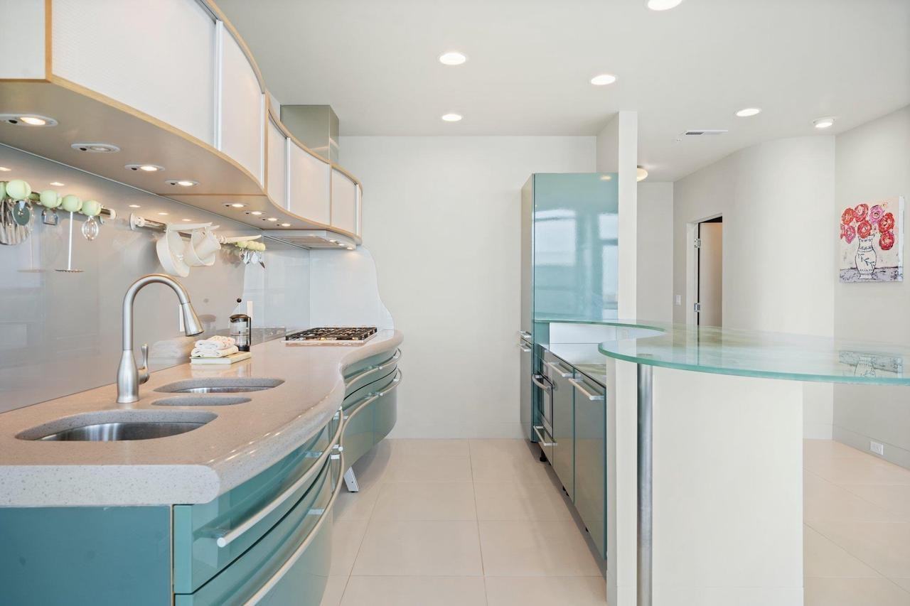 625 N Segoe Rd - Photo 4 of 4