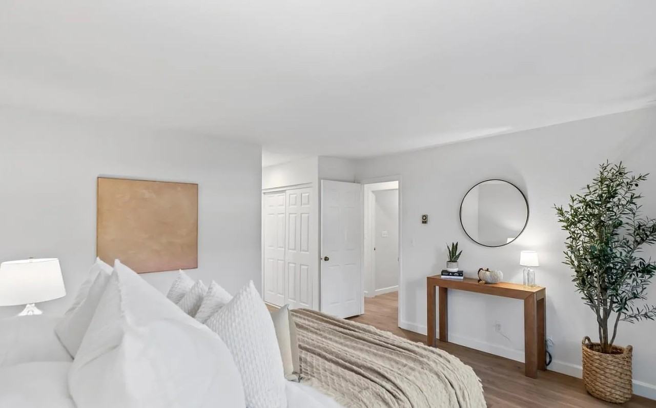 461 Northlake Dr - Photo 2 of 9