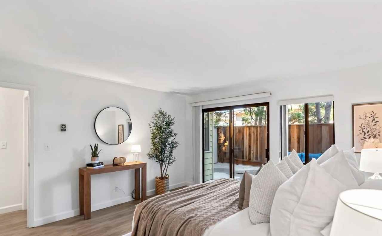 461 Northlake Dr - Photo 3 of 9