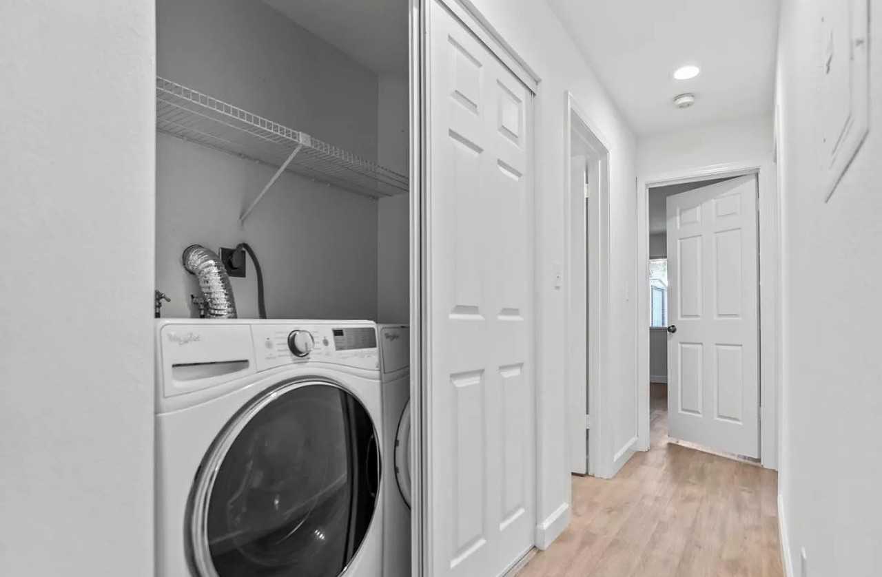 461 Northlake Dr - Photo 4 of 9