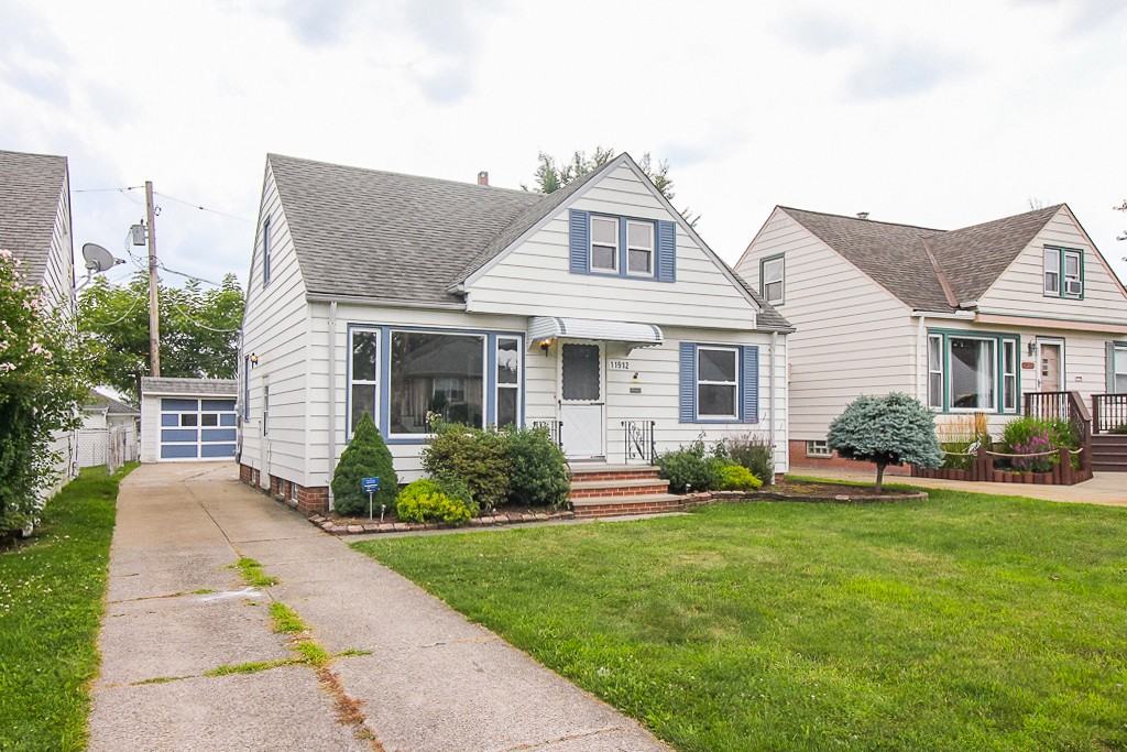 11912 Derby Ave - Photo 2 of 29