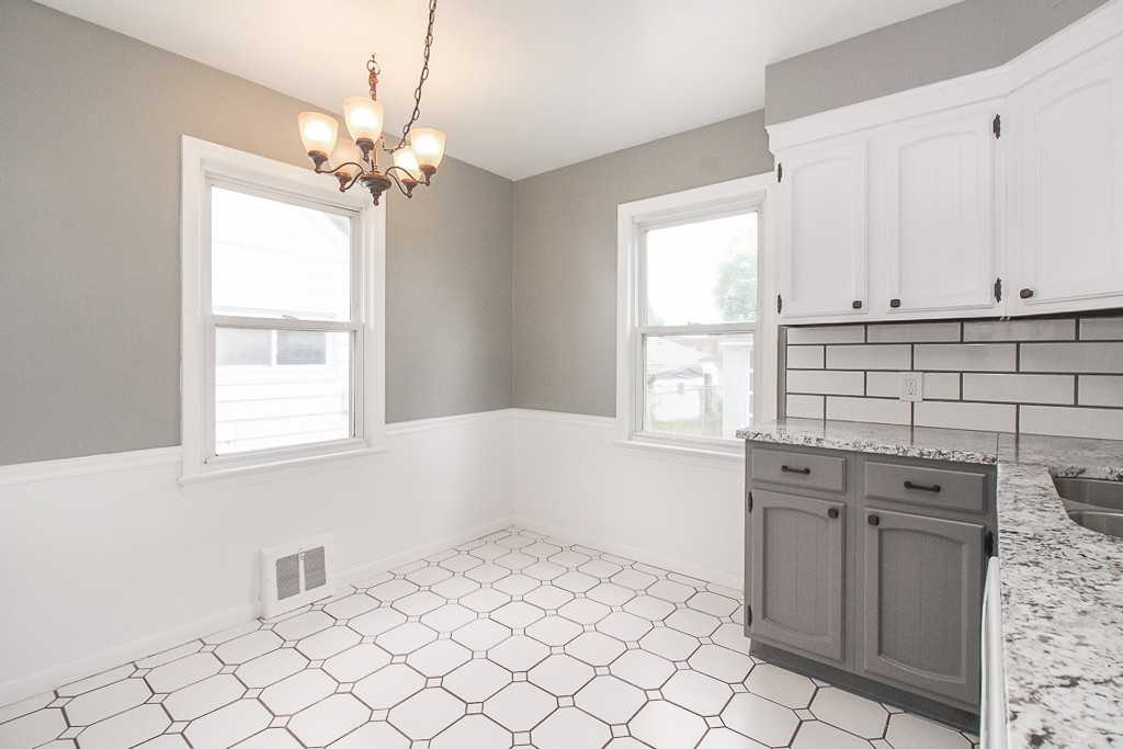 11912 Derby Ave - Photo 4 of 29