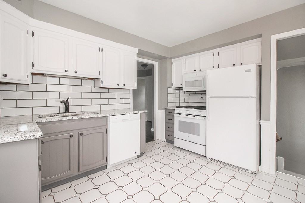 11912 Derby Ave - Photo 5 of 29