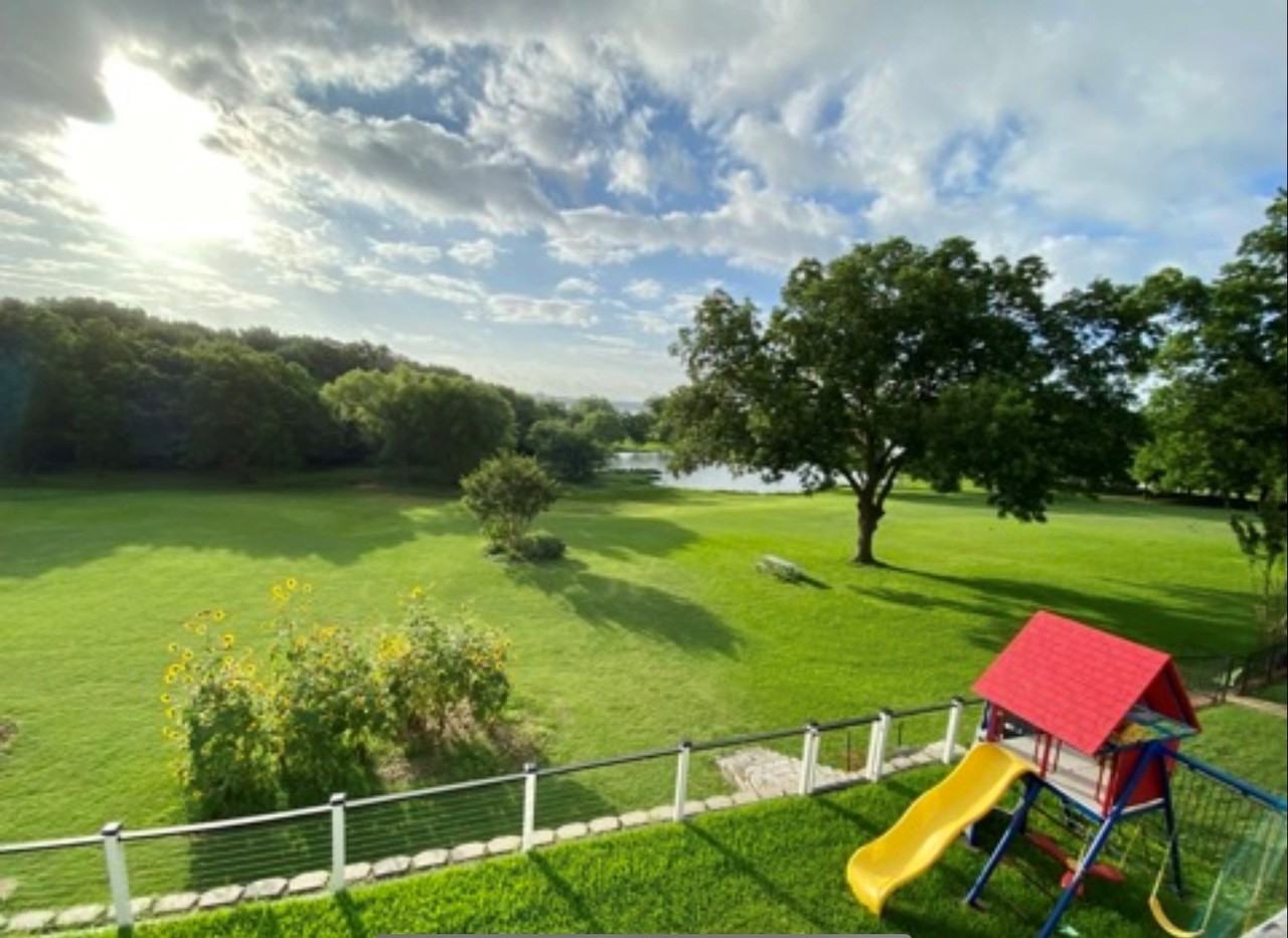 4322 Duck Pond Ln - Photo 3 of 25