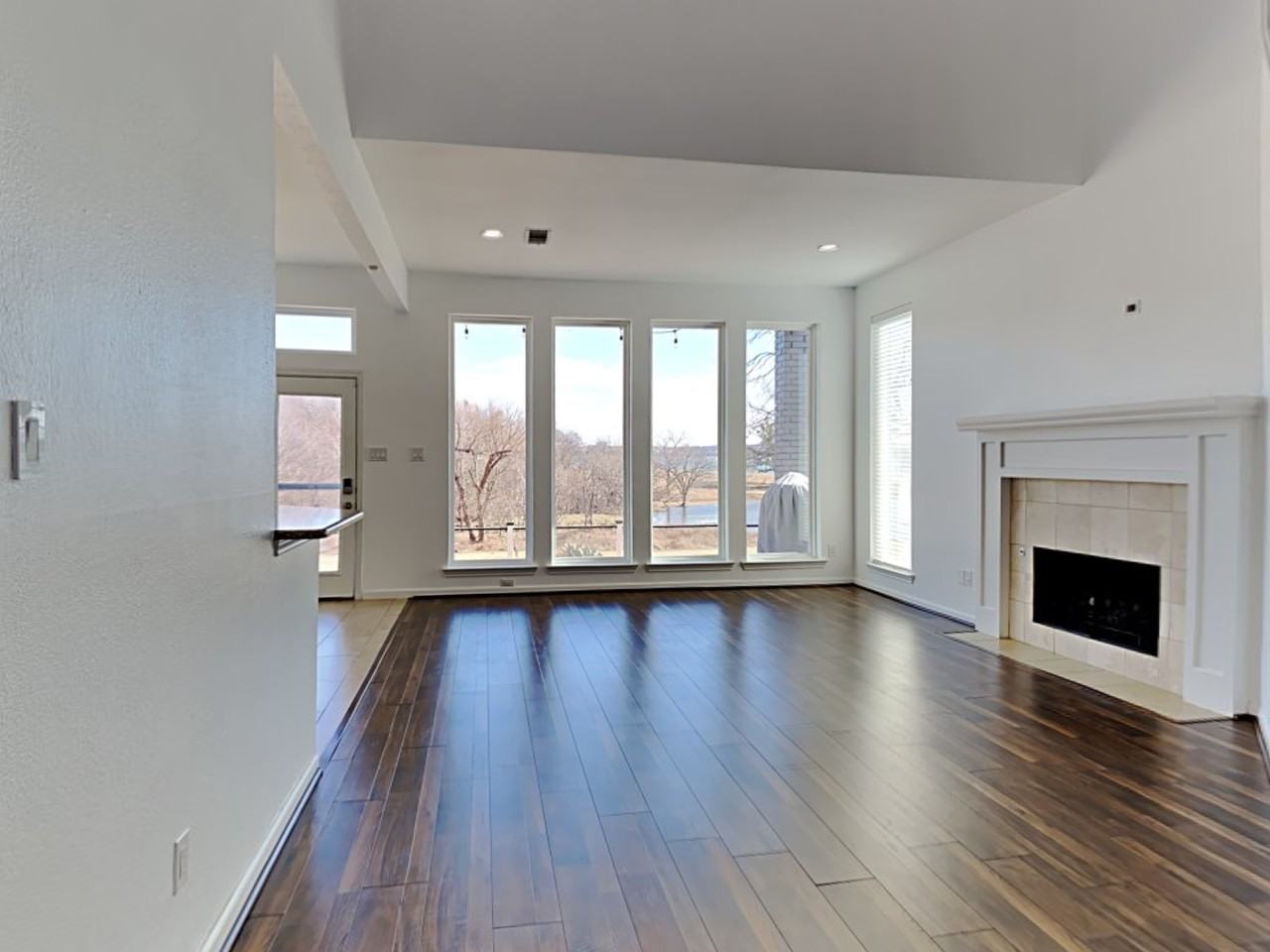 4322 Duck Pond Ln - Photo 6 of 25