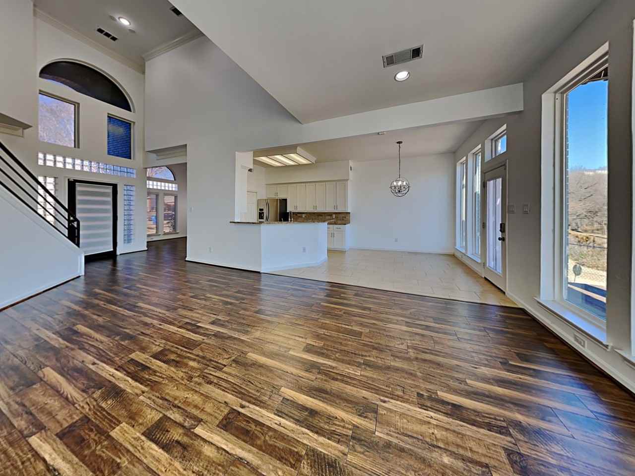 4322 Duck Pond Ln - Photo 7 of 25