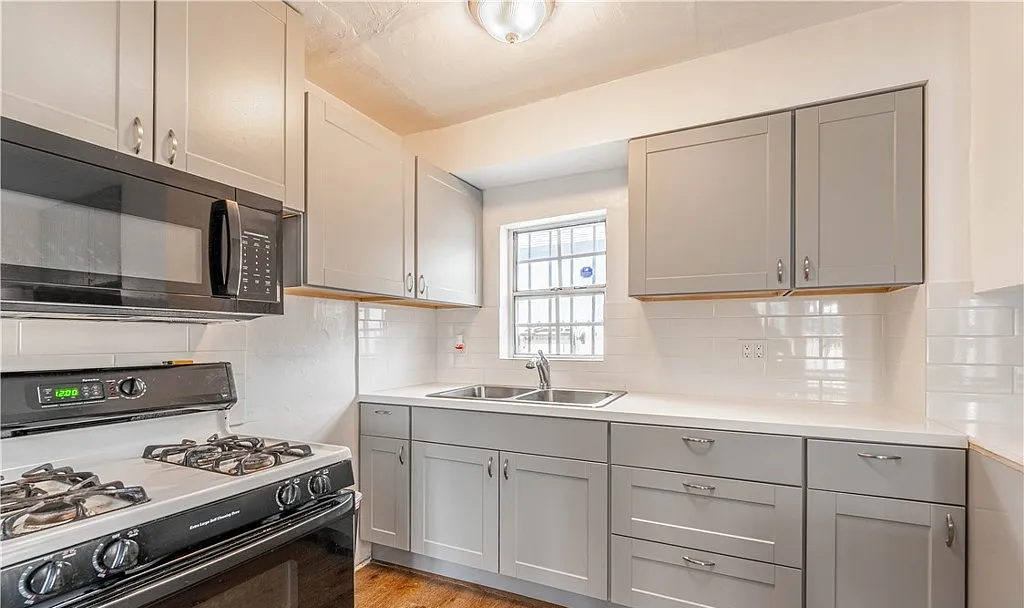 840 1/2 W Gage Ave - Photo 4 of 16