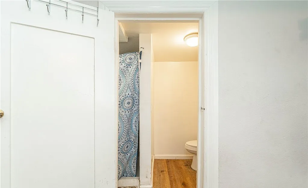 840 1/2 W Gage Ave - Photo 6 of 16