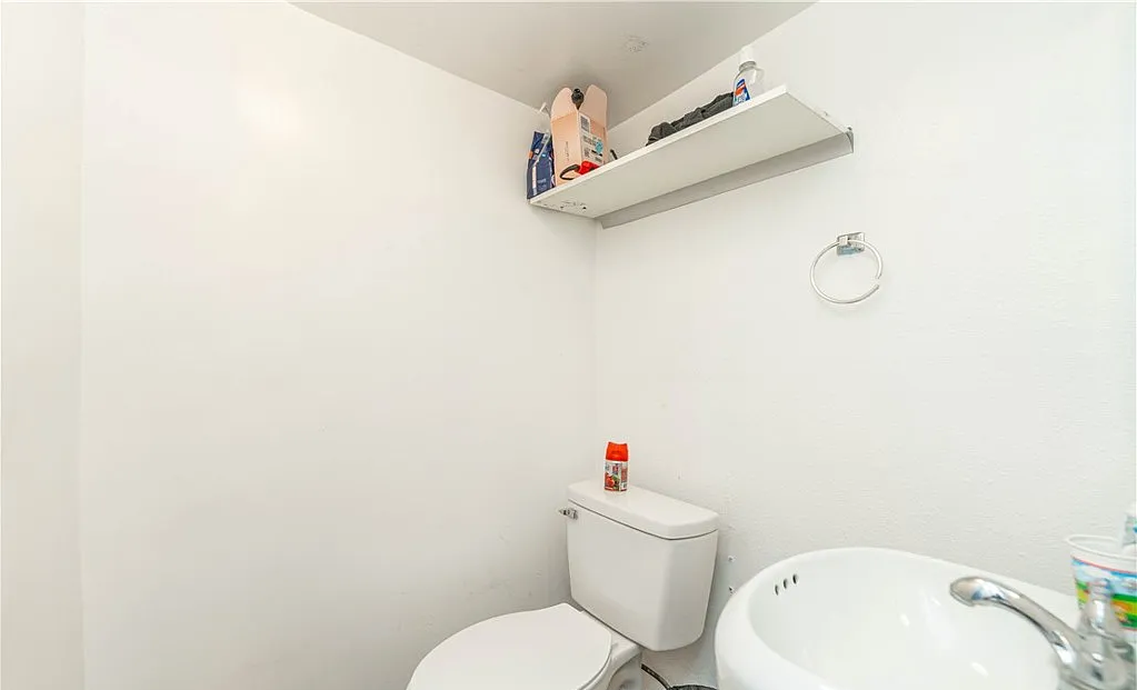 840 1/2 W Gage Ave - Photo 7 of 16